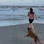 Astronauta de Artemis II conmueve al reencontrarse con su perro