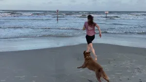 Astronauta de Artemis II conmueve al reencontrarse con su perro