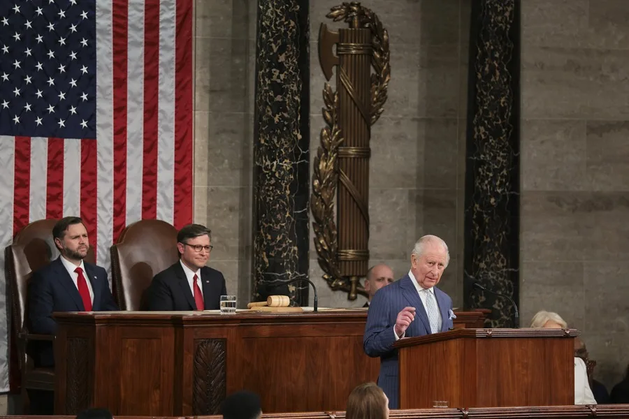 Carlos III pide la reconciliación con Estados Unidos