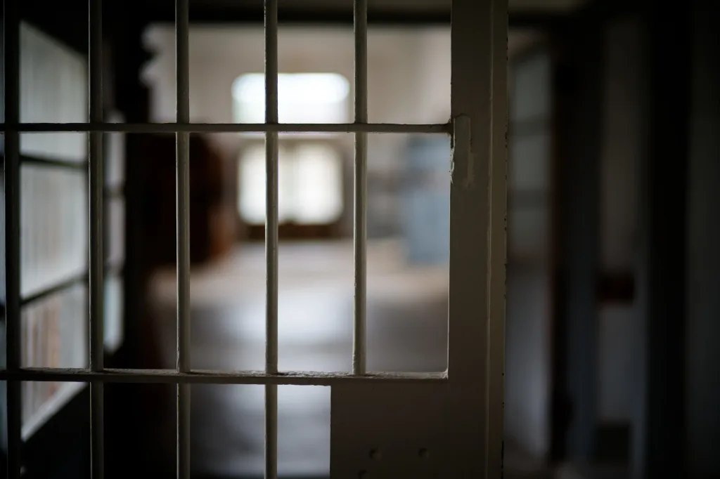 Mortalidad en centros de detención alcanza máximo histórico