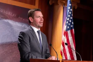 California: Demócrata promete frenar a ICE si llega a gobernar