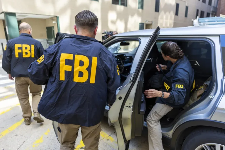 California: FBI lanza operativo masivo contra la mafia mexicana