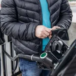 Indiana suspende impuesto a la gasolina por un mes