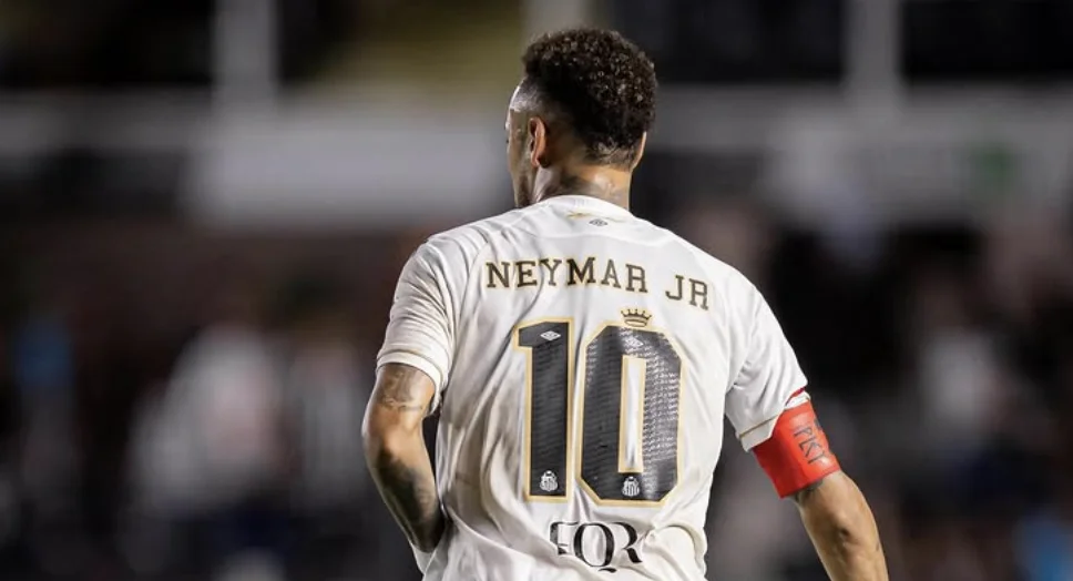 Neymar conmueve en encuentro con pequeño fan