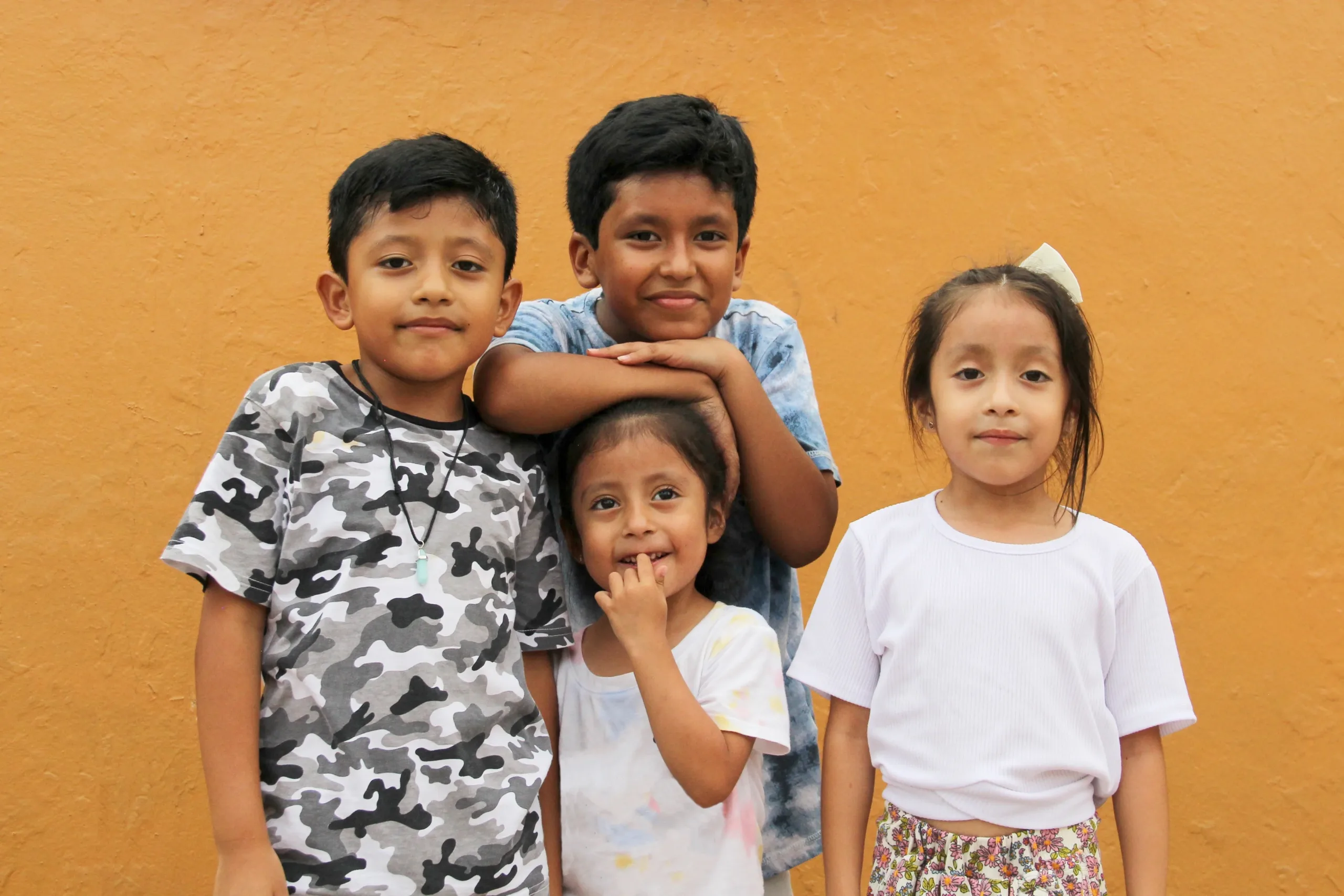 California busca ayuda bilingüe para niños migrantes