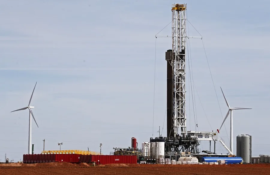 Crisis en Ormuz: Precios del petróleo suben tras bloqueo