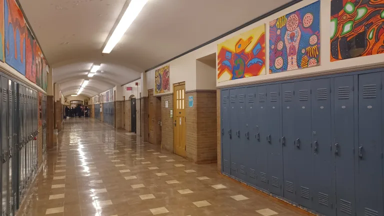 Los Ángeles: Sindicatos amenazan con paro escolar total