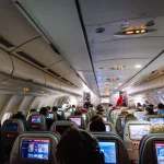 ¿Viajas pronto? Vuelos suben de precio por crisis del crudo