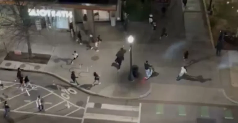 Washington D.C.: Adolescentes celebran fin de toque de queda