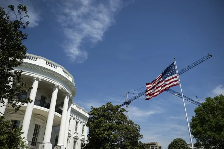Casa Blanca lanza 'Aliens'