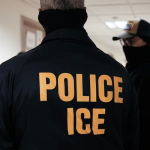 Juez frena al ICE