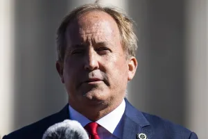 Ken Paxton gana la candidatura