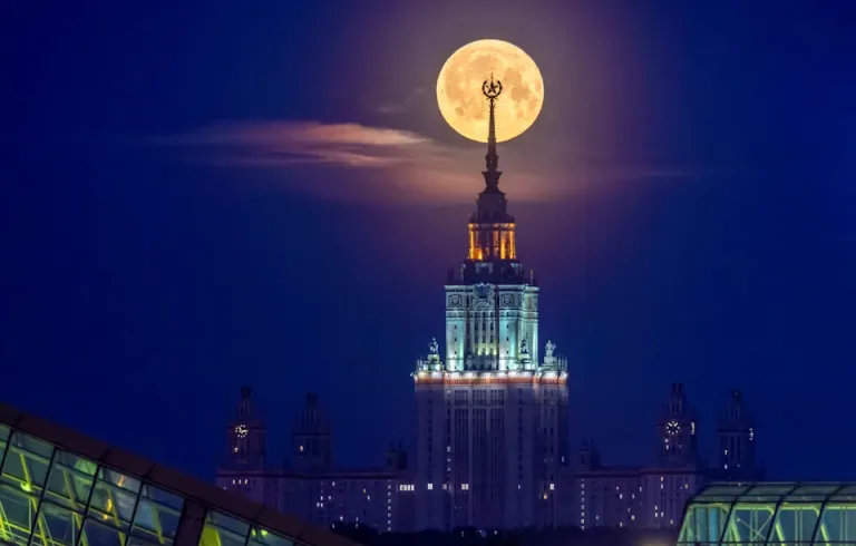 Luna de Flores y Luna Azul en mayo