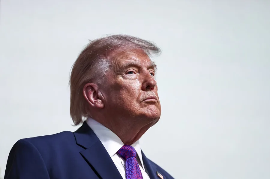 Trump evita decir si usará fondo