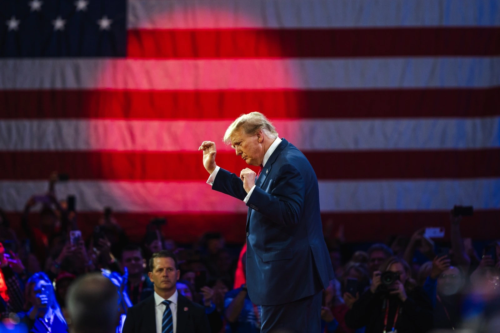 EN PORTADA: REVANCHA ELECTORAL NOCHE DE PRIMARIAS: TRUMP CONSOLIDA SU PODER EN LAS ELECCIONES DE OHIO, INDIANA Y MICHIGAN.