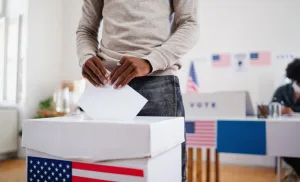 EN PORTADA: POLÉMICA EN TENNESSEE Tennessee aprueba un mapa electoral que elimina un distrito de mayoría negra.