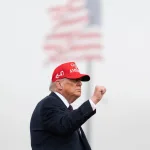 EN PORTADA: ELECCIONES EN TIEMPOS DE GUERRA Trump afirma que las elecciones no afectarán su estrategia en la guerra con Irán.