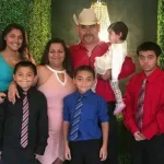 Familia exige liberar a padre detenido por el ICE en arresto