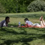 ¿Llegó el verano? Ola de calor inusual en el norte de USA