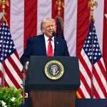 Trump arremete contra demócratas en su mensaje del Memorial Day