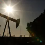 Cae el petróleo y suben las bolsas