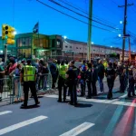 Hombre armado toma rehenes en Chase Bank