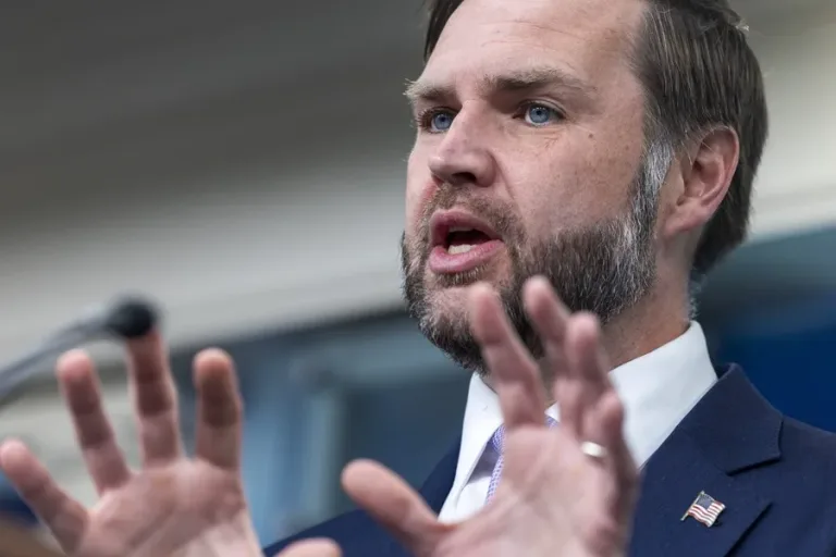 JD Vance decidirá su candidatura