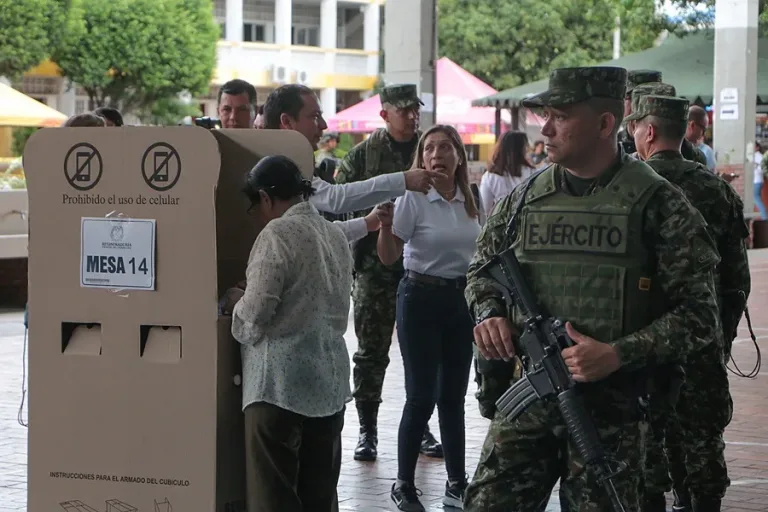 Demócratas acusan a Trump de intentar influir en elecciones de Colombia