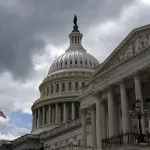 Republicanos del Senado quitan fondos