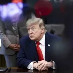 Trump amenaza con intervenir Washington