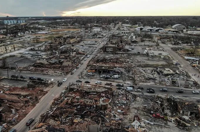 Un muerto tras paso de tornados