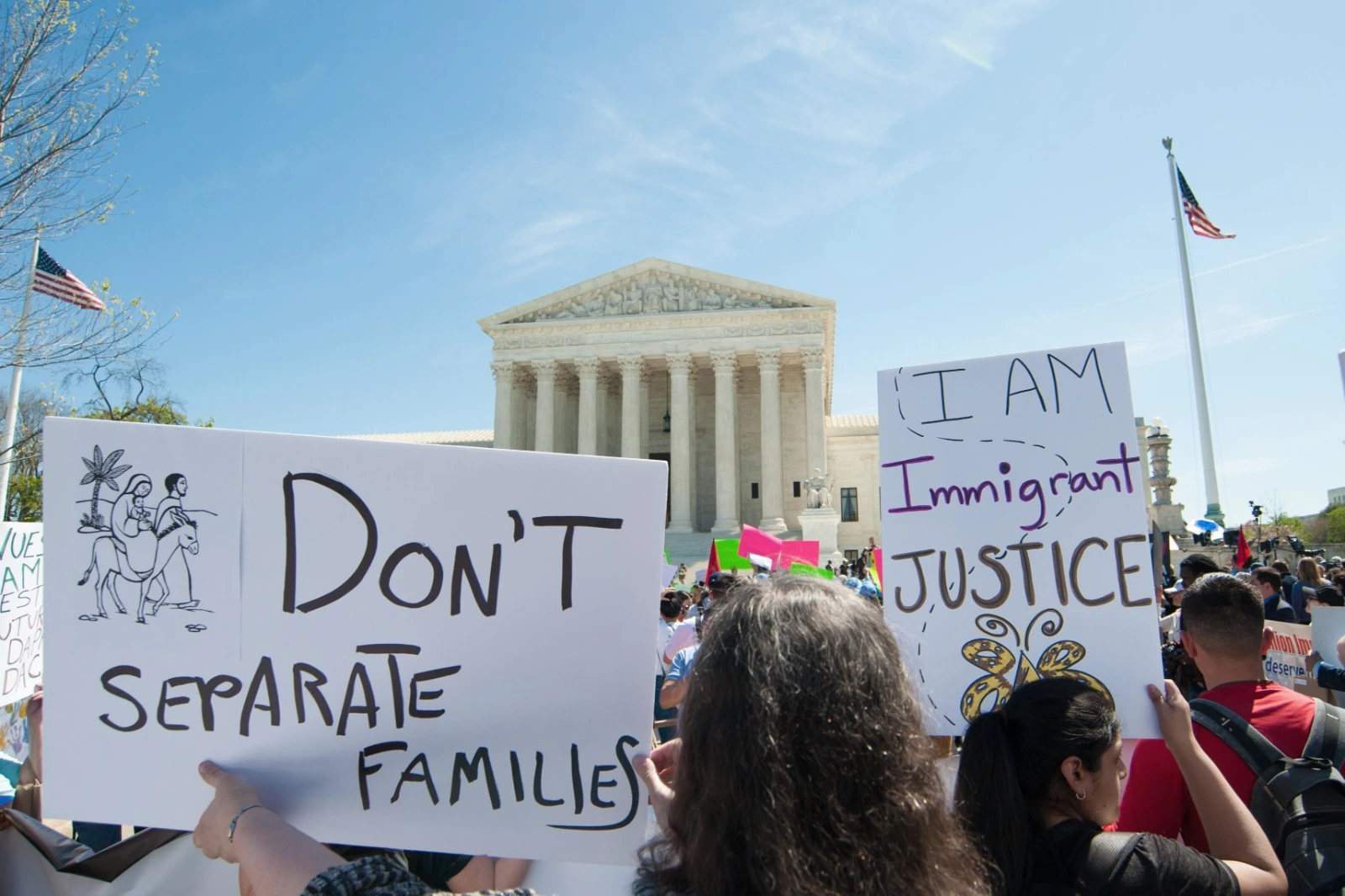 EN PORTADA: FINANCIAN AGENDA MIGRATORIA El Congreso aprueba 70.000 millones para financiar la agenda migratoria de Trump.
