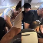 Pasajero intenta abrir puerta de avión y luchador de MMA lo frena